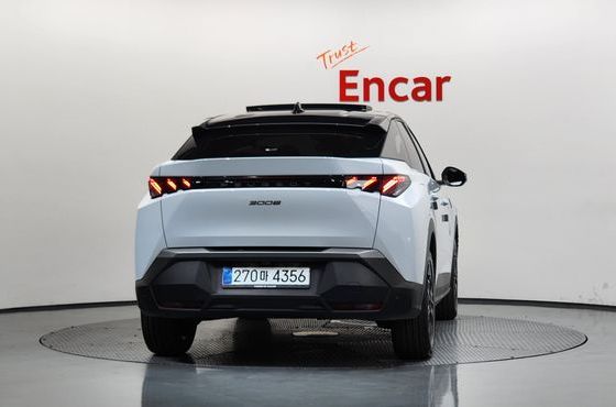 Peugeot 3008 1.2 Hybrid GT — пробег 3 635 км — фото 4 из 5