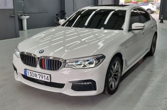 BMW 5-Series 520d xDrive M Sport Package Plus — пробег 91 214 км — фото 1 из 5