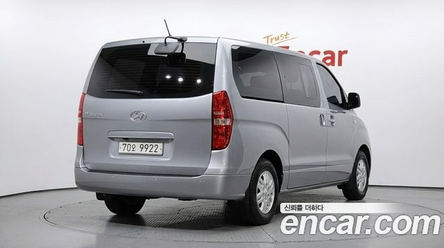 Hyundai Starex 12-Seater Wagon Smart — пробег 16 005 км — фото 2 из 5