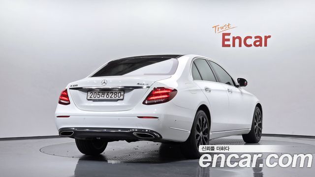 Mercedes-Benz E-Class E300 4MATIC Exclusive — пробег 98 688 км — фото 2 из 5
