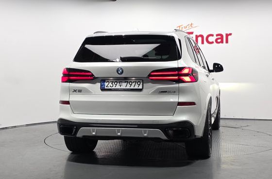 BMW X5 xDrive 50e M Sport — пробег 11 770 км — фото 4 из 5