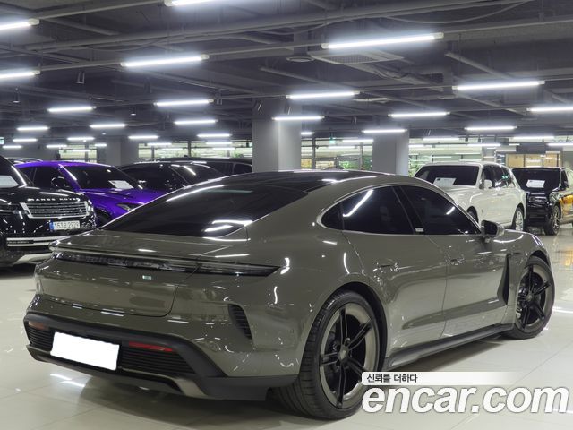 Porsche Taycan Turbo — пробег 3 900 км — фото 3 из 5