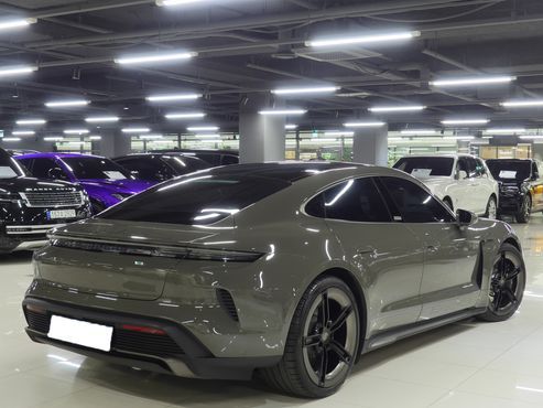 Porsche Taycan Turbo — пробег 3 900 км — фото 3 из 5