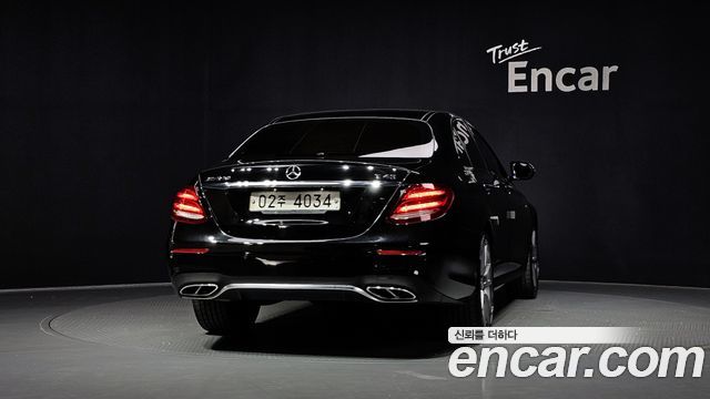 Mercedes-Benz E-Class E43 AMG 4MATIC — пробег 187 715 км — фото 4 из 5