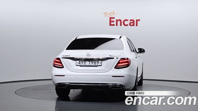 Mercedes-Benz E-Class из Кореи Encar