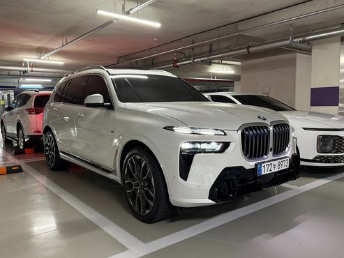 BMW X7 xDrive 40i M Sport 6STR — пробег 971 км — фото 1 из 5