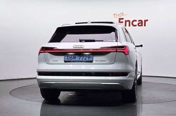 Audi e-tron 55 Quattro — пробег 83 974 км — фото 4 из 5