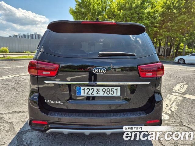 Kia Carnival из Кореи Encar