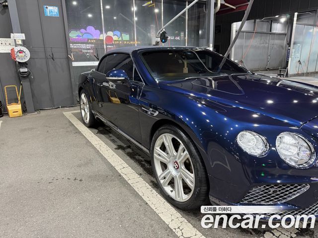 Bentley Continental 4.0 GTC — пробег 84 500 км — фото 2 из 5