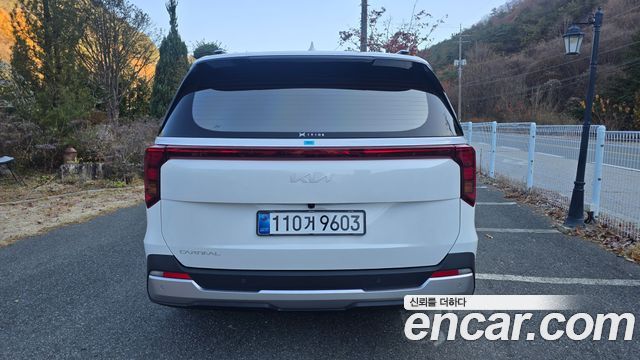 Kia Carnival Gasoline 9-Seater Prestige — пробег 9 800 км — фото 2 из 5