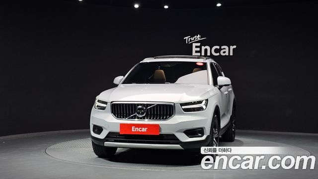 Volvo XC40 T4 Inscription — пробег 39 841 км — фото 3 из 5
