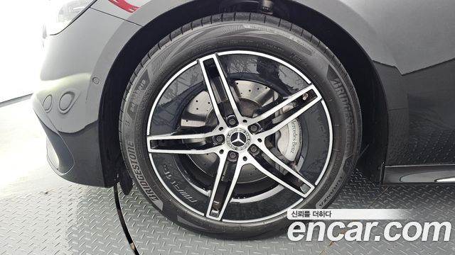 Mercedes-Benz E-Class E300 4MATIC AMG Line — пробег 16 447 км — фото 5 из 5