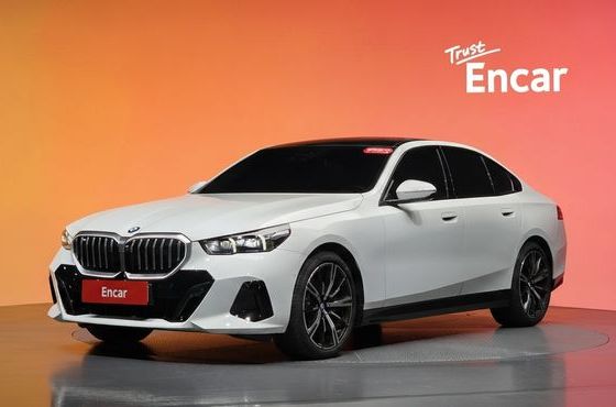 BMW 5-Series 530i xDrive M Sport — пробег 5 821 км — фото 1 из 5