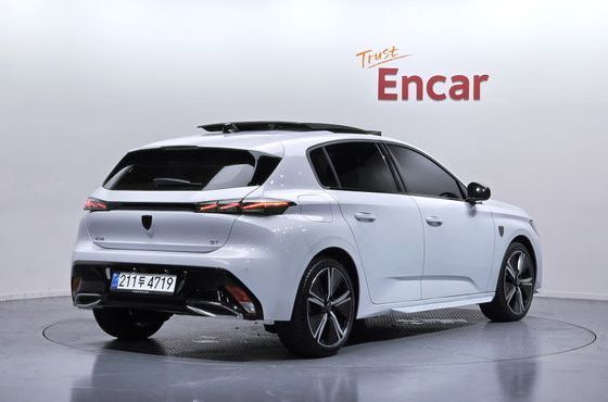 Peugeot 308 1.2 Hybrid GT — пробег 5 640 км — фото 2 из 5