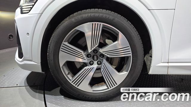 Audi e-tron из Кореи Encar
