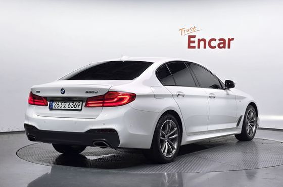 BMW 5-Series 520d xDrive M Sport Package Plus — пробег 120 709 км — фото 2 из 5