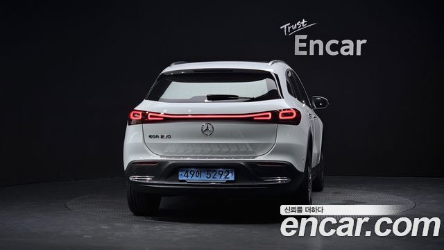 Mercedes-Benz EQA EQA250 Electric Art — пробег 40 100 км — фото 4 из 5