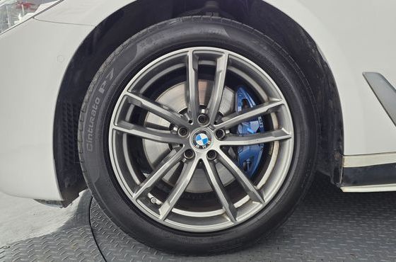 BMW 5-Series 530i xDrive M Sport Package Plus — пробег 104 978 км — фото 5 из 5