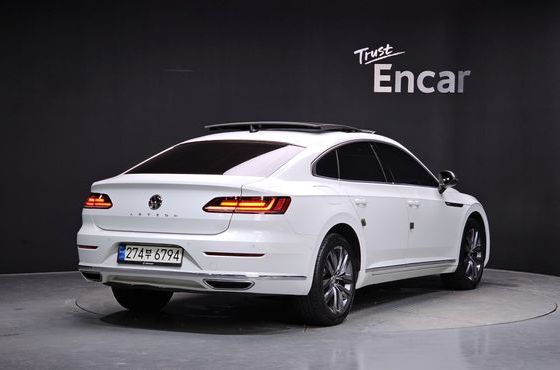 Volkswagen Arteon 2.0 TDI Premium — пробег 91 500 км — фото 2 из 5