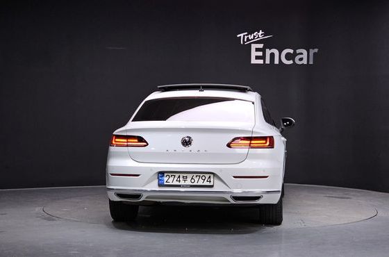 Volkswagen Arteon 2.0 TDI Premium — пробег 91 500 км — фото 4 из 5