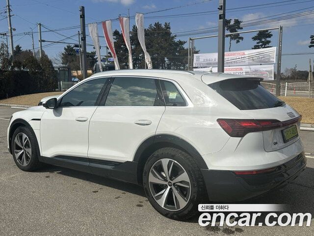 Audi Q8 e-tron 55 Quattro — пробег 26 000 км — фото 2 из 5
