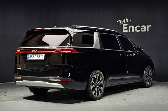 Kia Carnival 9-Seater Prestige — пробег 68 726 км — фото 2 из 5