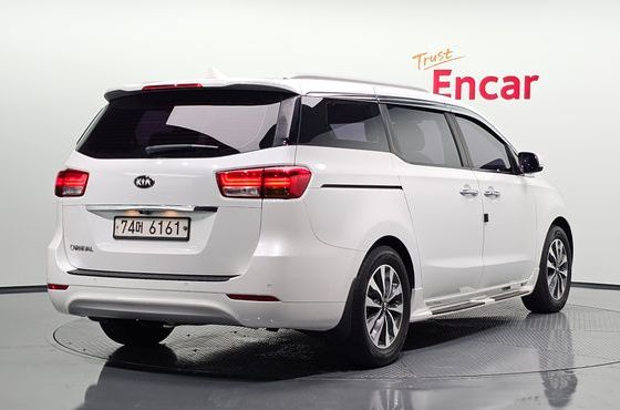 Kia Carnival 11-seater Prestige — пробег 136 215 км — фото 2 из 5