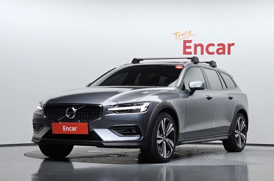 Volvo V60 T5 Pro AWD — пробег 104 492 км — фото 1 из 5