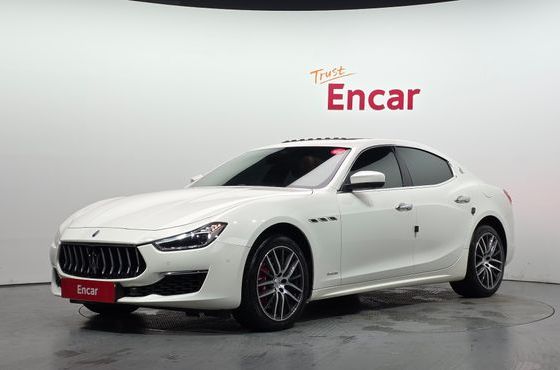 Maserati Ghibli 3.0S Q4 GranLusso 3rd — пробег 92 147 км — фото 1 из 5