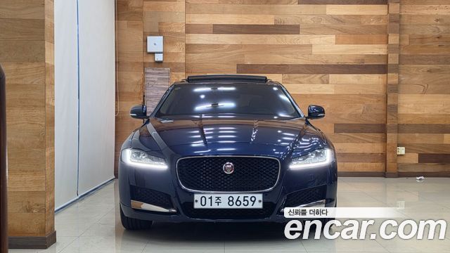 Jaguar XF 20d Portfolio AWD — пробег 122 157 км — фото 3 из 5