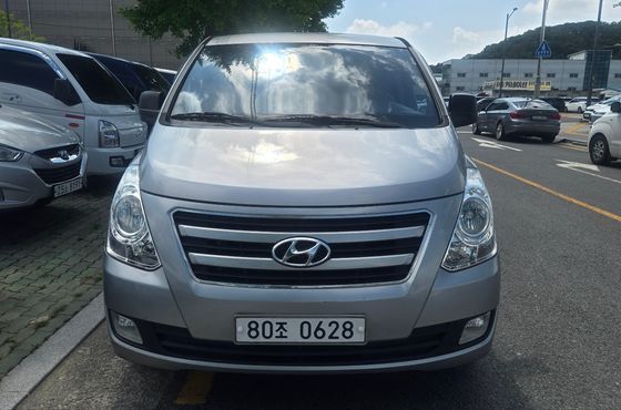 Hyundai Starex 5-Seater VAN Smart — пробег 303 921 км — фото 2 из 5