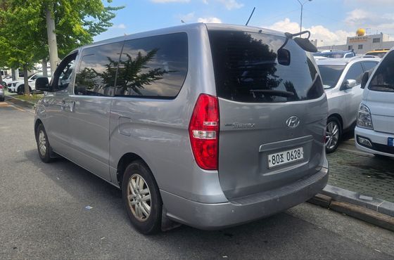 Hyundai Starex 5-Seater VAN Smart — пробег 303 921 км — фото 3 из 5
