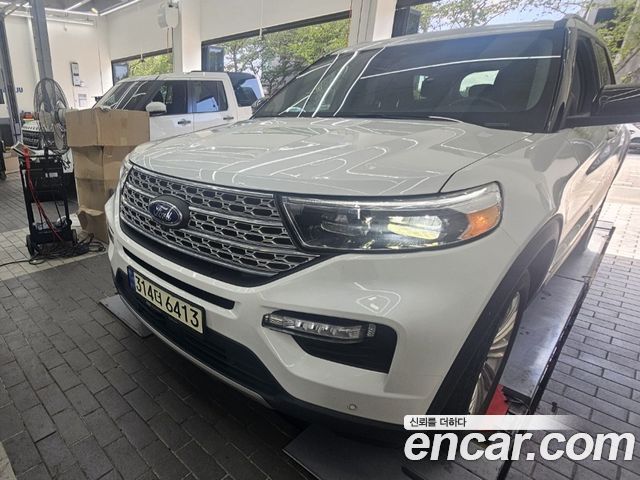 Ford Explorer 2.3 LimIted 4WD — пробег 42 000 км — фото 3 из 5