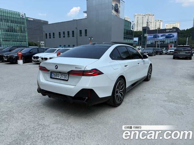 BMW 5-Series 520i M Sport — пробег 1 632 км — фото 3 из 5