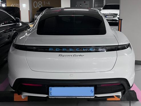 Porsche Taycan Turbo — пробег 47 000 км — фото 2 из 5