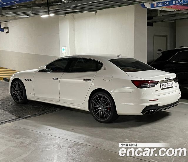 Maserati Quattroporte GTS 3.8 V8 Gransport — пробег 80 000 км — фото 5 из 5