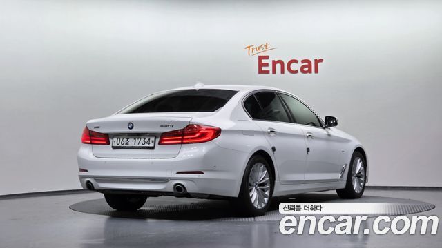BMW 5-Series 530i xDrive Luxury Plus — пробег 121 770 км — фото 2 из 5