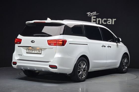 Kia Carnival 9-Seater Prstige — пробег 99 201 км — фото 2 из 5