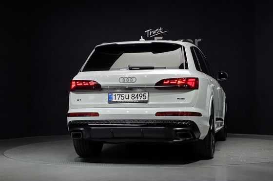 Audi Q7 50 TDI Quattro Premium — пробег 17 023 км — фото 4 из 5