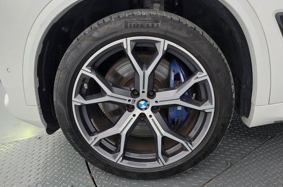 BMW X5 xDrive 45e M Sport — пробег 38 934 км — фото 5 из 5