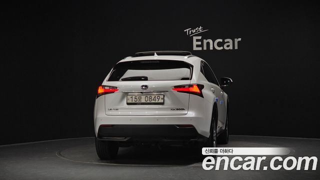 Lexus NX Executive — пробег 85 553 км — фото 4 из 5