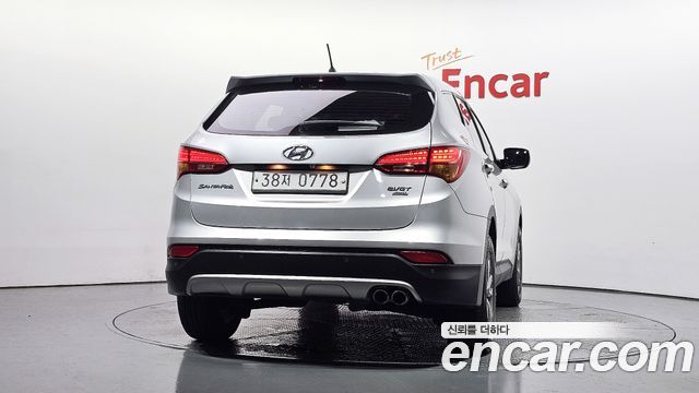 Hyundai Santafe Diesel(e-VGT) 2.2 4WD Smart — пробег 180 617 км — фото 4 из 5