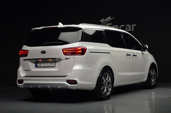 Kia Carnival 9-Seater Noblesse — пробег 121 732 км — фото 2 из 5