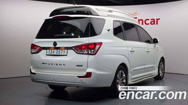 Ssangyong KORANDO 4WD Chateau 9-seater High-roof — пробег 187 358 км — фото 2 из 5