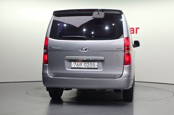 Hyundai Starex 4WD 12-Seater Wagon CVX Luxury — пробег 197 496 км — фото 4 из 5