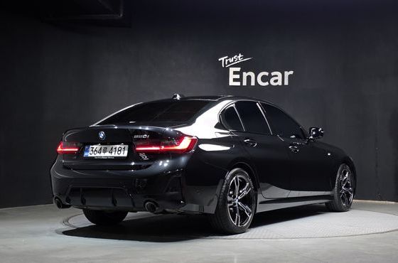 BMW 3-Series 320i M Sport — пробег 14 280 км — фото 2 из 5