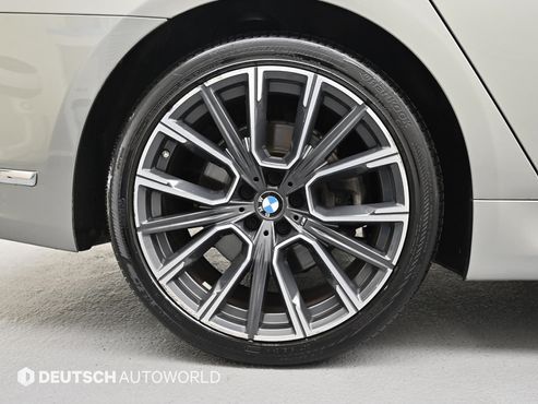 BMW 7-Series 740Li xDrive M Sport Package — пробег 159 605 км — фото 5 из 5
