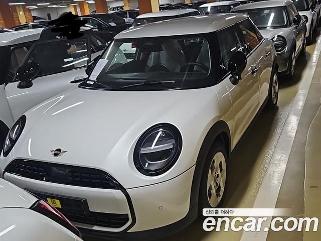 Mini Cooper 5Door Essential — пробег 1 км — фото 3 из 5