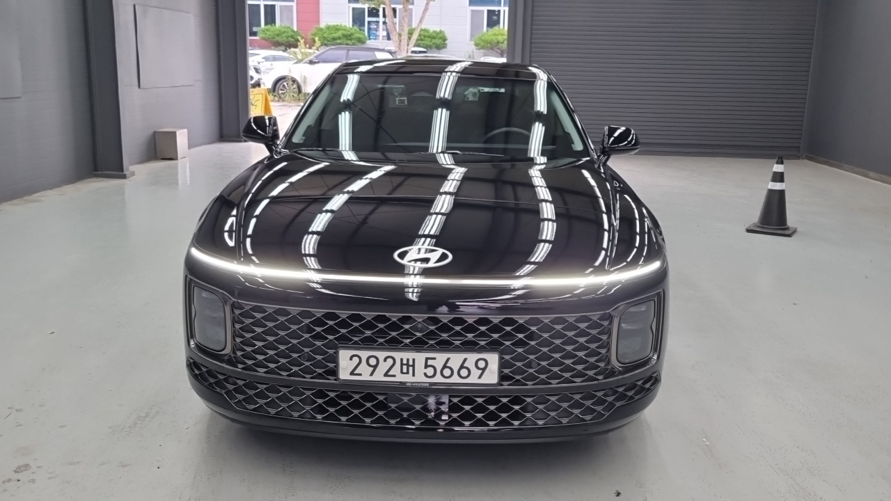 Hyundai Grandeur 2,5 Gasoline 2WD Calligraphy — пробег 38 000 км — фото 3 из 5