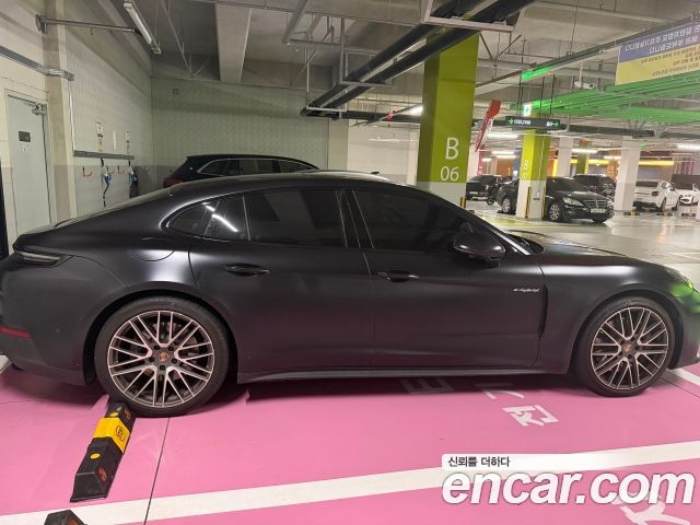 Porsche Panamera 2.9 AWD E-Hybrid — пробег 24 000 км — фото 3 из 5